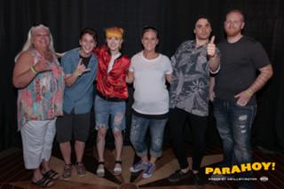 Hayley Williams feet photo thumbnail