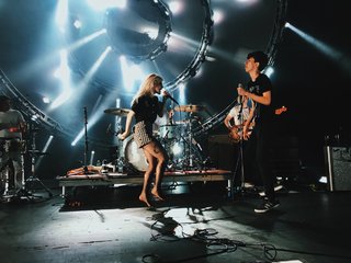 Hayley Williams feet photo thumbnail