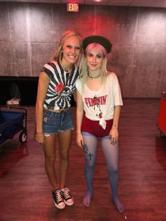Hayley Williams feet photo thumbnail