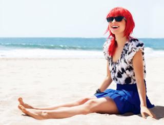 Hayley Williams feet photo thumbnail
