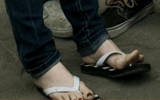 Hayley Williams feet photo thumbnail