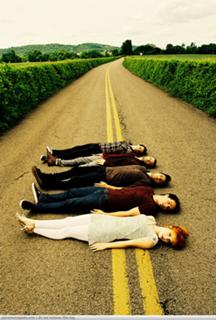 Hayley Williams feet photo thumbnail