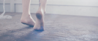 Hayley Williams feet photo thumbnail