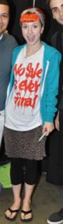 Hayley Williams feet photo thumbnail