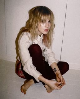 Hayley Williams feet photo 18