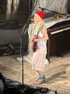 Hayley Williams feet photo 9