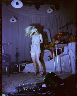 Hayley Williams feet photo 4