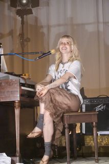Hayley Williams feet photo 20