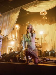 Hayley Williams feet photo 17