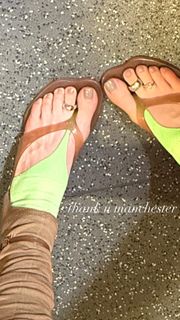 Hayley Williams feet photo 7