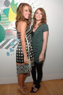 Haylie Duff feet photo thumbnail