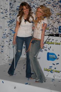 Haylie Duff feet photo thumbnail