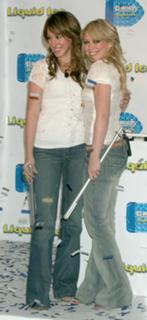 Haylie Duff feet photo thumbnail