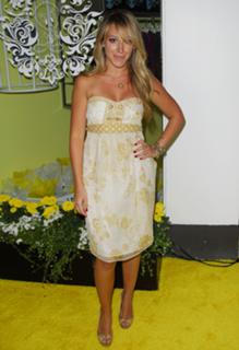 Haylie Duff feet photo thumbnail