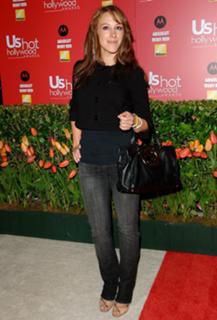 Haylie Duff feet photo thumbnail