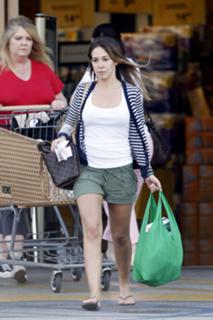 Haylie Duff feet photo thumbnail