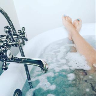 Haylie Duff feet photo thumbnail