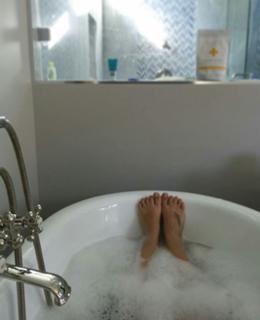 Haylie Duff feet photo thumbnail