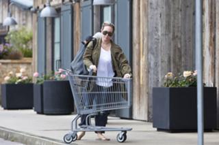 Haylie Duff feet photo thumbnail