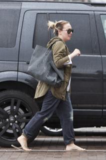 Haylie Duff feet photo thumbnail
