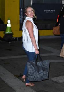 Haylie Duff feet photo thumbnail