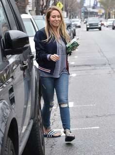 Haylie Duff feet photo thumbnail