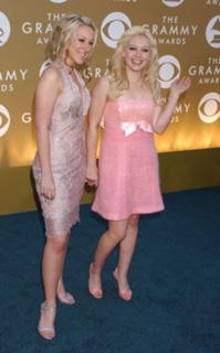 Haylie Duff feet photo thumbnail