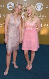 Haylie Duff feet photo thumbnail