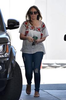 Haylie Duff feet photo thumbnail
