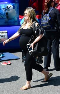 Haylie Duff feet photo thumbnail