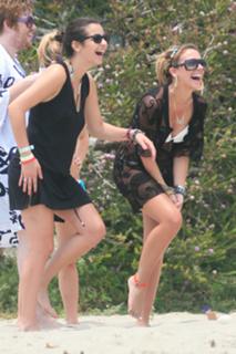 Haylie Duff feet photo thumbnail