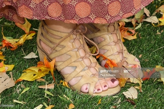 Haylie Duff feet photo thumbnail