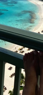 Haylie Duff feet photo thumbnail