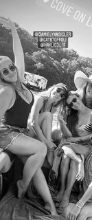 Haylie Duff feet photo thumbnail