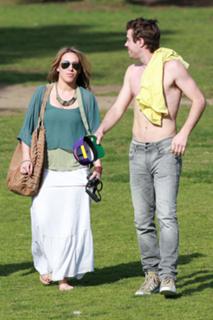 Haylie Duff feet photo thumbnail