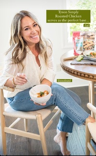 Haylie Duff feet photo thumbnail