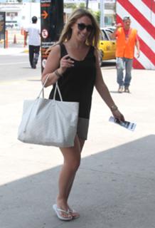 Haylie Duff feet photo thumbnail