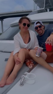 Haylie Duff feet photo thumbnail