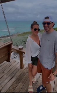Haylie Duff feet photo thumbnail