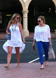 Haylie Duff feet photo thumbnail