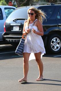 Haylie Duff feet photo thumbnail