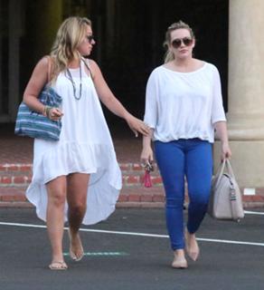 Haylie Duff feet photo thumbnail