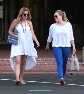 Haylie Duff feet photo thumbnail