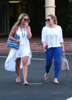 Haylie Duff feet photo thumbnail
