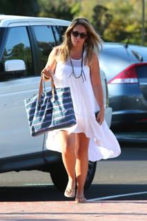 Haylie Duff feet photo thumbnail