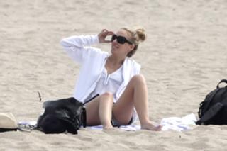 Haylie Duff feet photo thumbnail