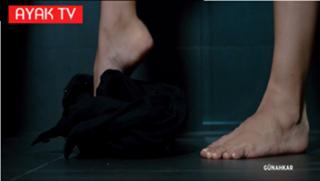 Hazal Filiz Küçükköse feet photo 2