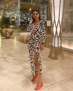 Hazal Filiz Küçükköse feet photo 12