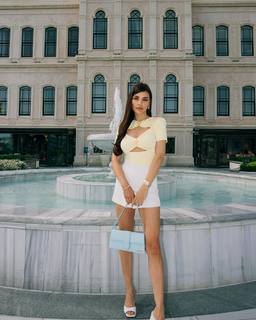Hazal Filiz Küçükköse feet photo 12