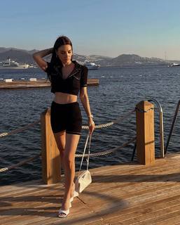 Hazal Filiz Küçükköse feet photo 17